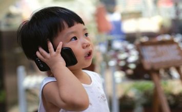 Sử dụng điện thoại nhiều, tăng nguy cơ ung thư não